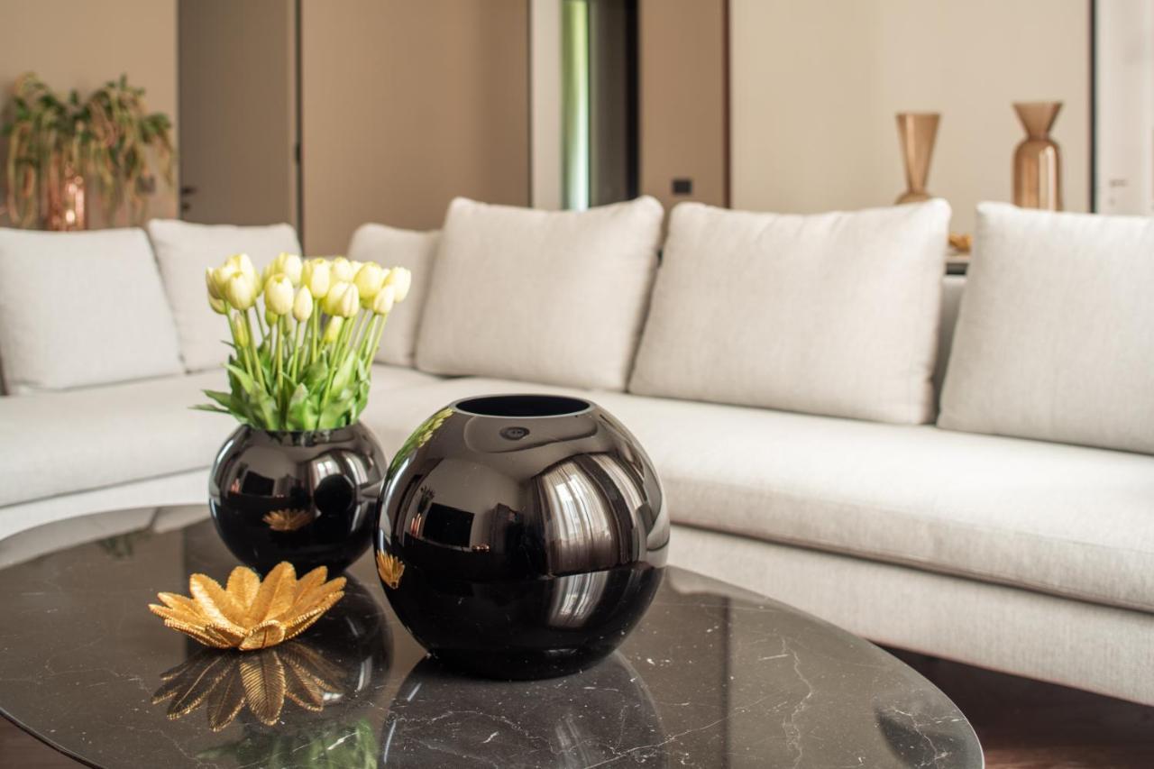 Sant'Ambrogio Luxury Apartment R&R Milano Exteriör bild